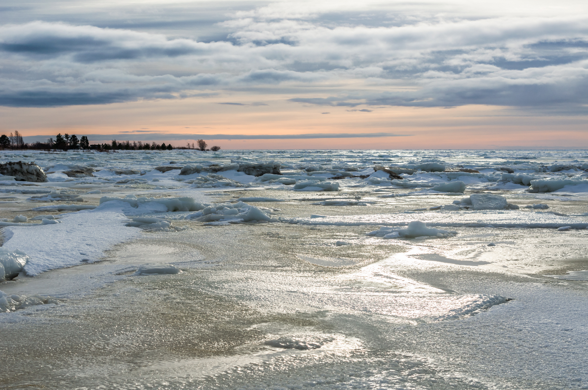 independent people lapland winter