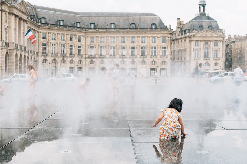 aquitaine bordeau palais de la bourse water child